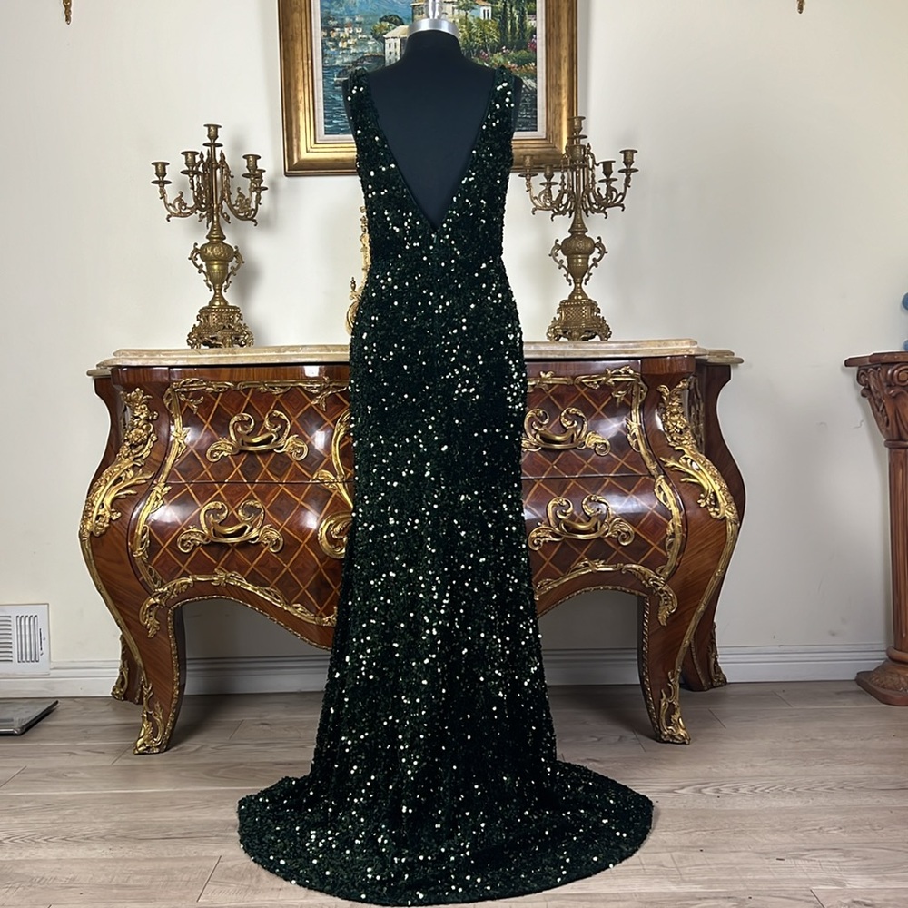 Women,formal all over sequins fitted special Occasion Evening dress - Picture 4 of 5